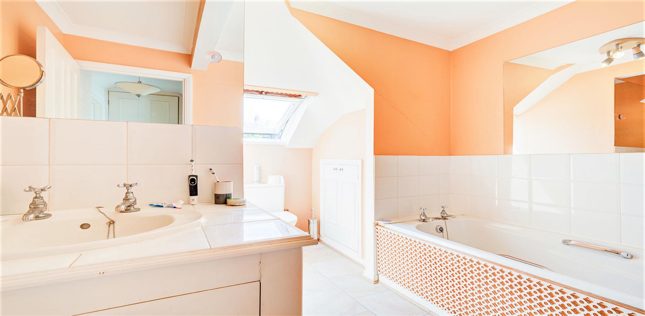 			LET, 4 Bedroom, 1 bath, 1 reception Flat			 Menelik Road, WEST HAMPSTEAD